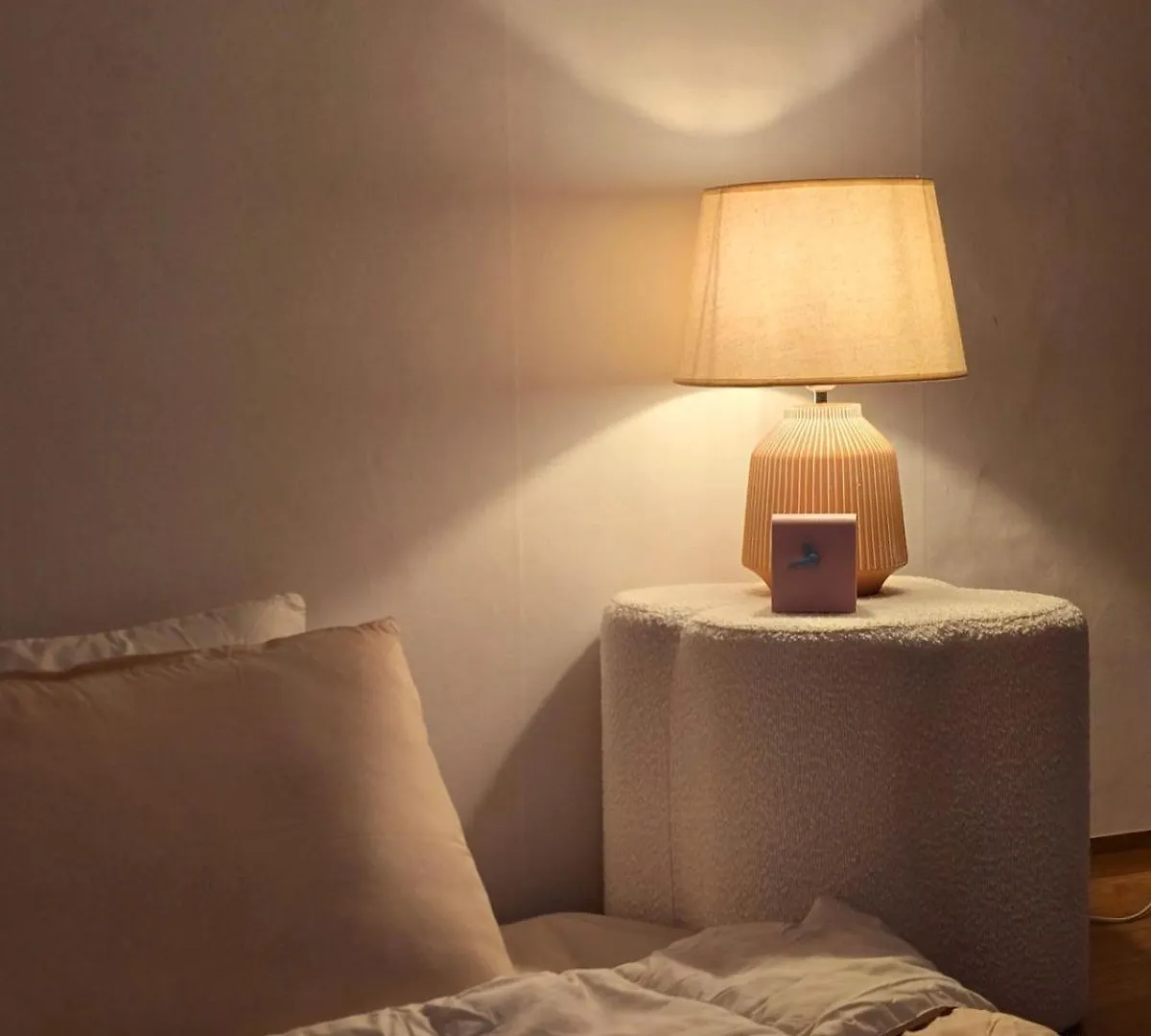 # Itaewon 10 Minutes On Foot # Hangangjin Station 3 Minutes # Hannam Hot Place # Private Room 3 Person Single 2 Seoul